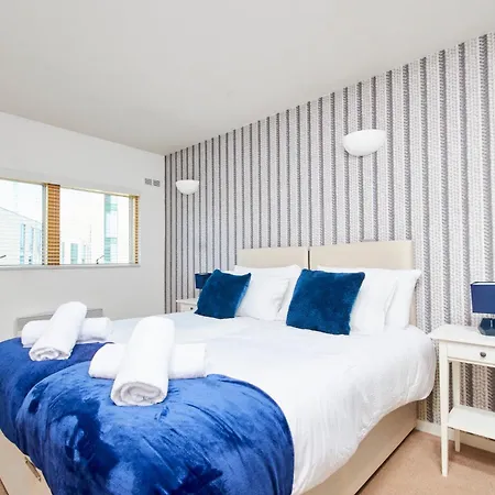 Perfect For Relocation & Business - 4 Beds, 2 Bath - Free Wifi